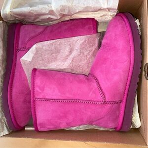 UGG Classic Short Fuschia Hot Pink Size 8